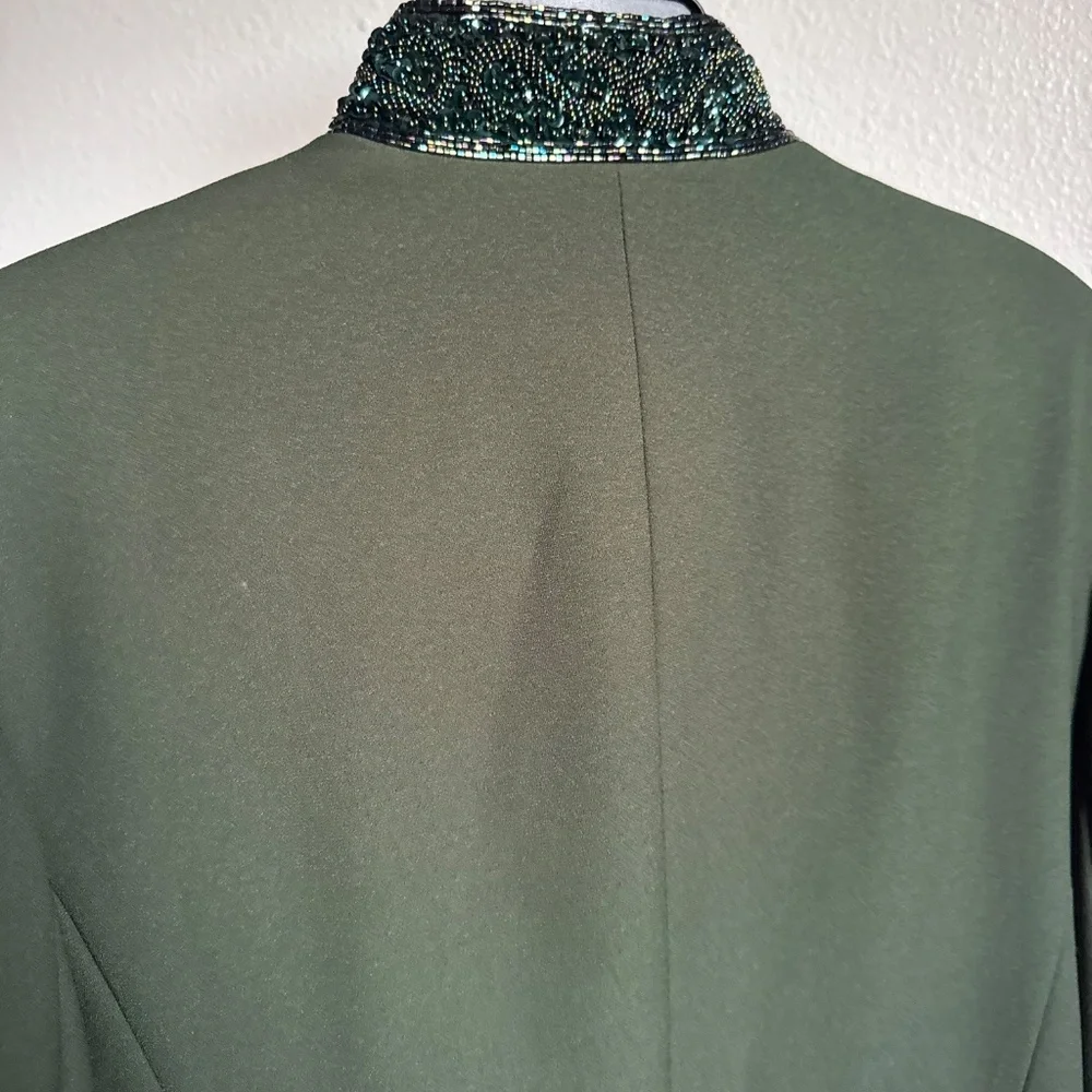 John Meyer Of Norwich Elegant Set of 2Pc Beaded Jacked Skirt Suit Sz 8